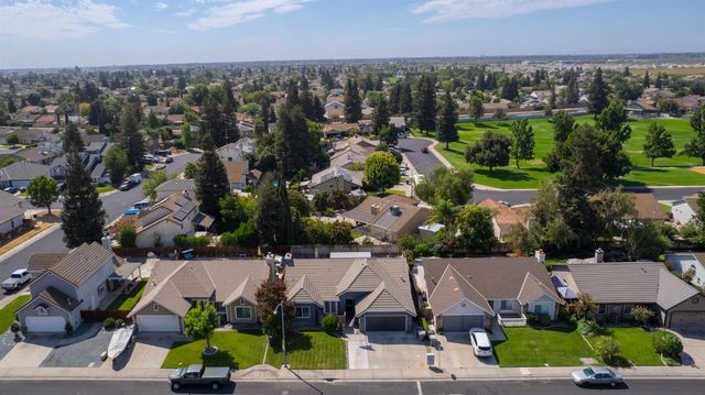 2354 Country Manor Dr, Riverbank, CA 95367