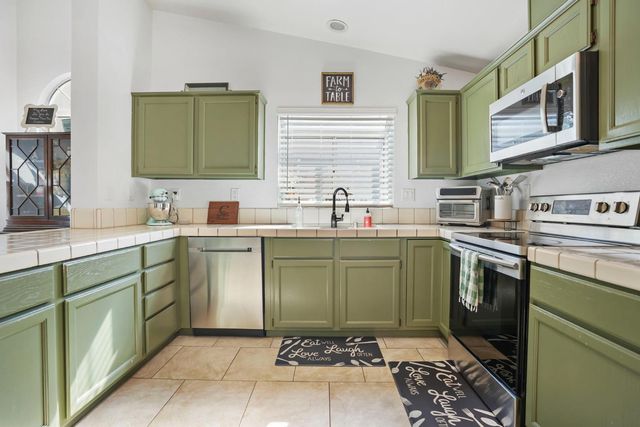 2354 Country Manor Dr, Riverbank, CA 95367