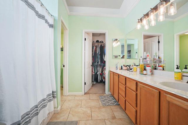 2354 Country Manor Dr, Riverbank, CA 95367