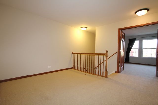 228 Springbrook Trail S, Oswego, IL 60543