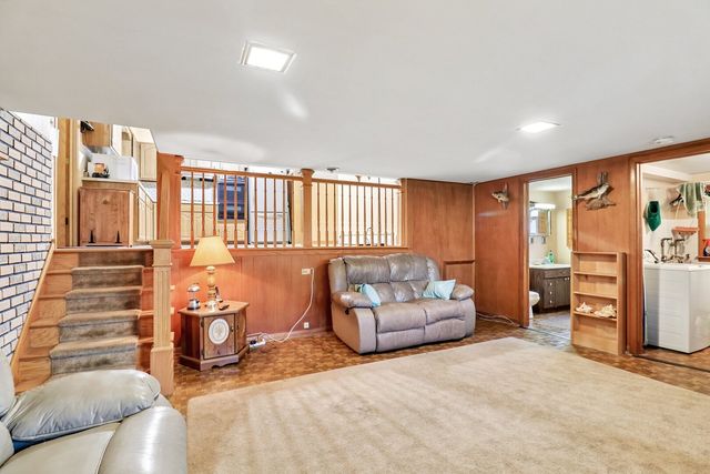 8136 Odell Avenue, Bridgeview, IL 60455