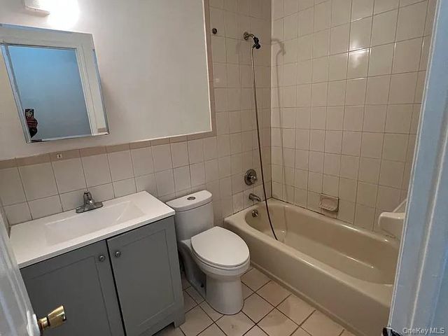 4222 163rd Street 1F, Flushing, NY 11358