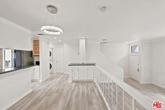 14937 Sherman Way 2, Van Nuys (los Angeles), CA 91405