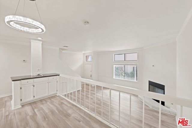 14937 Sherman Way 2, Van Nuys (los Angeles), CA 91405