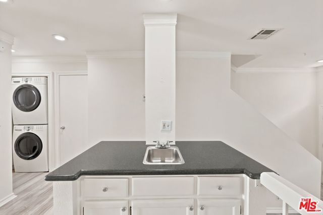 14937 Sherman Way 2, Van Nuys (los Angeles), CA 91405