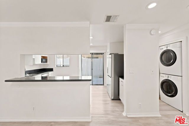 14937 Sherman Way 2, Van Nuys (los Angeles), CA 91405