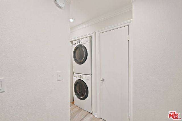 14937 Sherman Way 2, Van Nuys (los Angeles), CA 91405