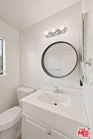 14937 Sherman Way 2, Van Nuys (los Angeles), CA 91405