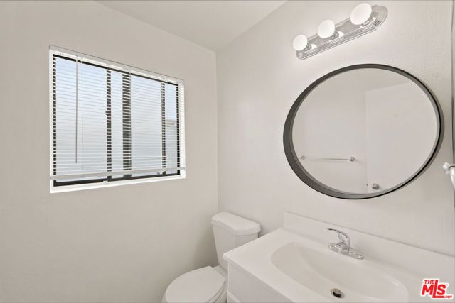 14937 Sherman Way 2, Van Nuys (los Angeles), CA 91405