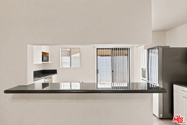 14937 Sherman Way 2, Van Nuys (los Angeles), CA 91405