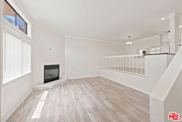 14937 Sherman Way 2, Van Nuys (los Angeles), CA 91405