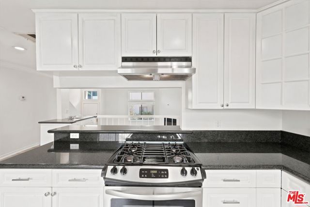 14937 Sherman Way 2, Van Nuys (los Angeles), CA 91405
