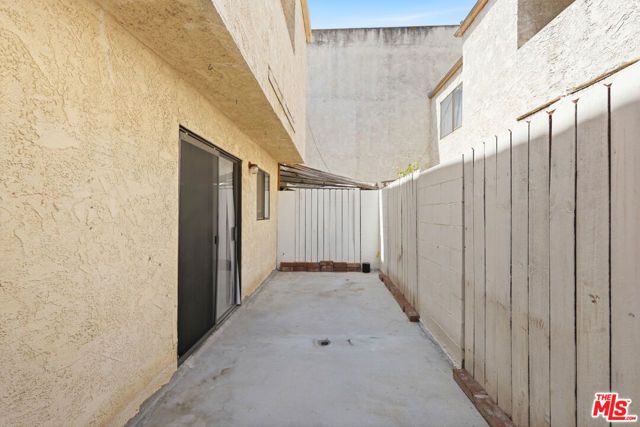 14937 Sherman Way 2, Van Nuys (los Angeles), CA 91405