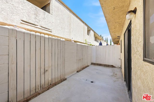 14937 Sherman Way 2, Van Nuys (los Angeles), CA 91405