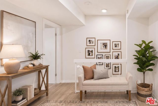 14937 Sherman Way 2, Van Nuys (los Angeles), CA 91405