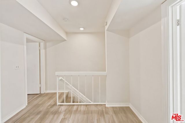 14937 Sherman Way 2, Van Nuys (los Angeles), CA 91405