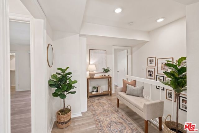 14937 Sherman Way 2, Van Nuys (los Angeles), CA 91405
