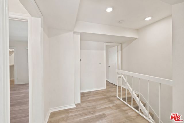14937 Sherman Way 2, Van Nuys (los Angeles), CA 91405