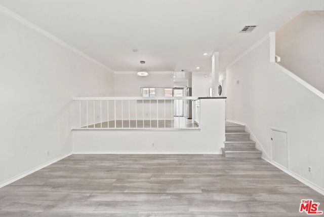 14937 Sherman Way 2, Van Nuys (los Angeles), CA 91405