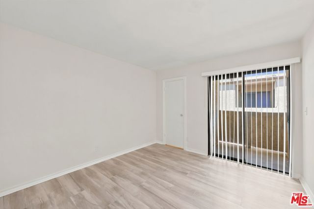 14937 Sherman Way 2, Van Nuys (los Angeles), CA 91405