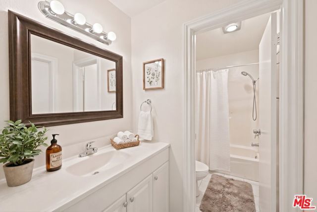 14937 Sherman Way 2, Van Nuys (los Angeles), CA 91405