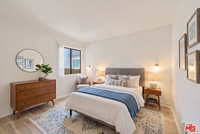 14937 Sherman Way 2, Van Nuys (los Angeles), CA 91405