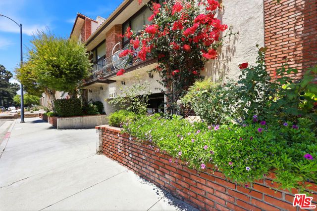 14937 Sherman Way 2, Van Nuys (los Angeles), CA 91405