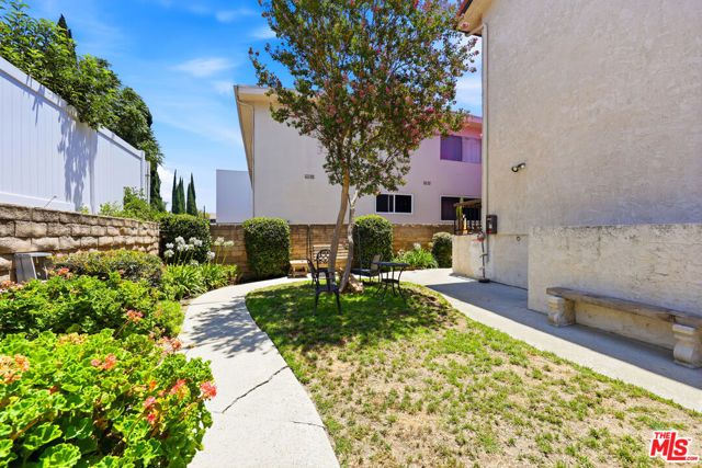 14937 Sherman Way 2, Van Nuys (los Angeles), CA 91405