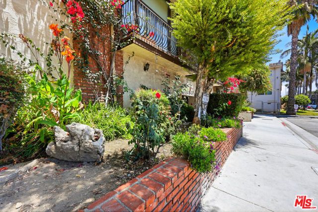 14937 Sherman Way 2, Van Nuys (los Angeles), CA 91405