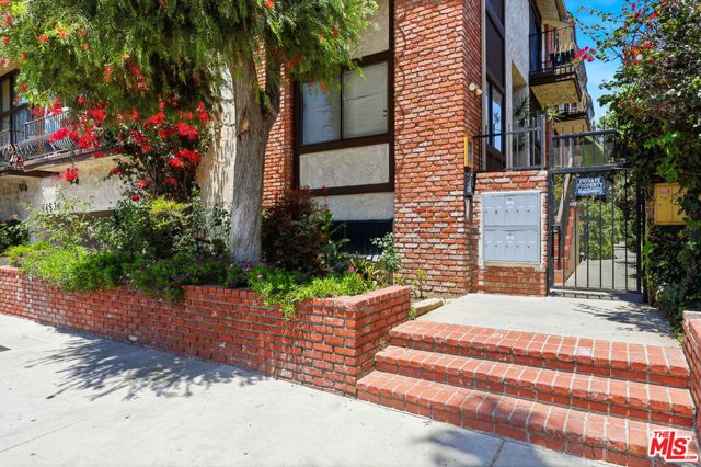 14937 Sherman Way 2, Van Nuys (los Angeles), CA 91405