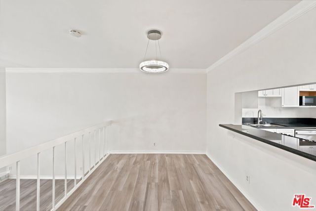 14937 Sherman Way 2, Van Nuys (los Angeles), CA 91405
