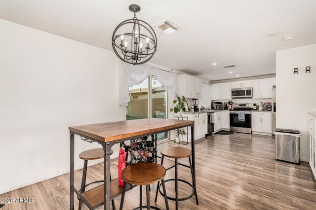 3637 N 73RD Avenue, Phoenix, AZ 85033