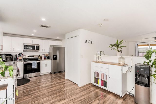 3637 N 73RD Avenue, Phoenix, AZ 85033