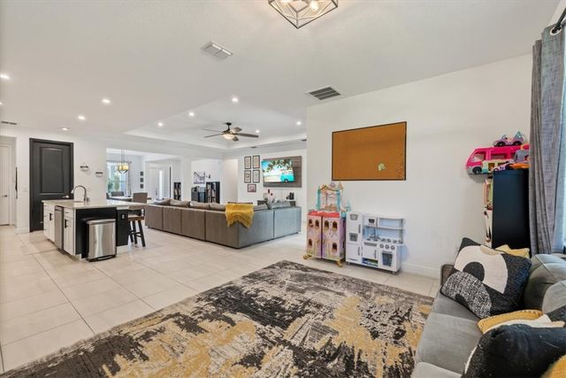 6205 Arcadia Square, Vero Beach, FL 32966