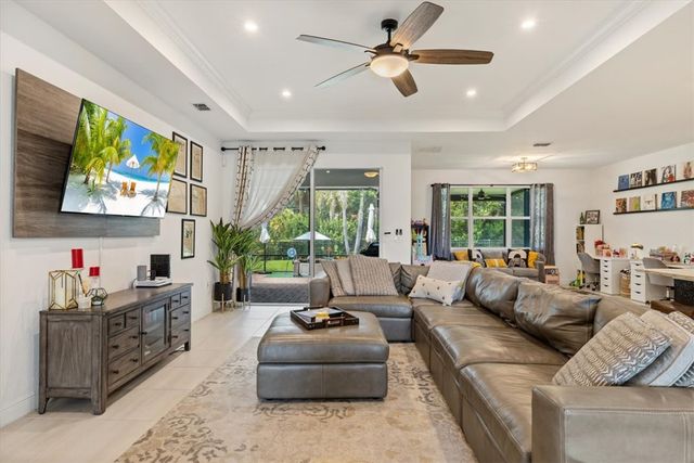 6205 Arcadia Square, Vero Beach, FL 32966