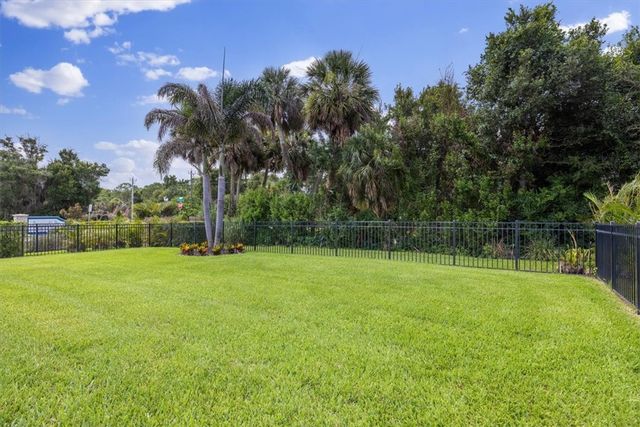 6205 Arcadia Square, Vero Beach, FL 32966