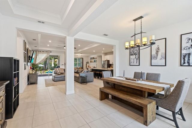 6205 Arcadia Square, Vero Beach, FL 32966