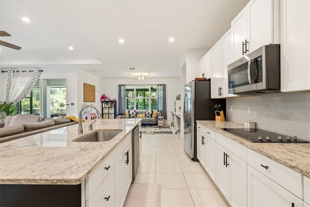 6205 Arcadia Square, Vero Beach, FL 32966