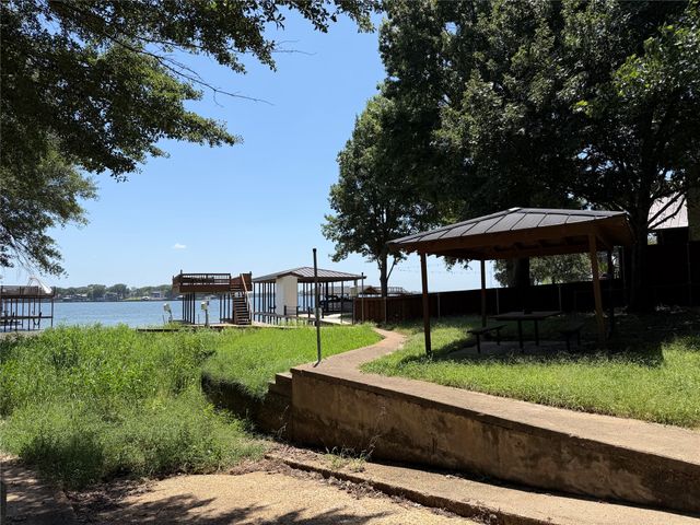 196 Scenic Drive, Mabank, TX 75156