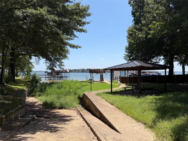 196 Scenic Drive, Mabank, TX 75156