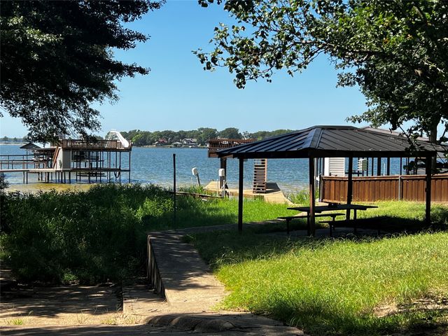 196 Scenic Drive, Mabank, TX 75156