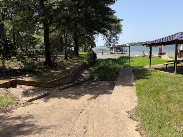 196 Scenic Drive, Mabank, TX 75156