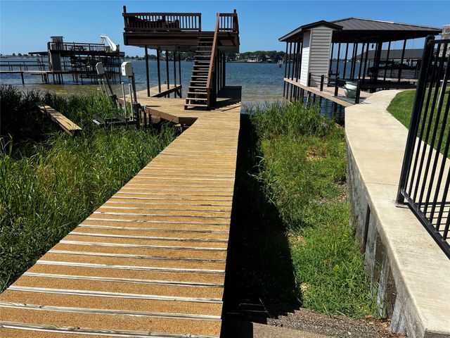 196 Scenic Drive, Mabank, TX 75156