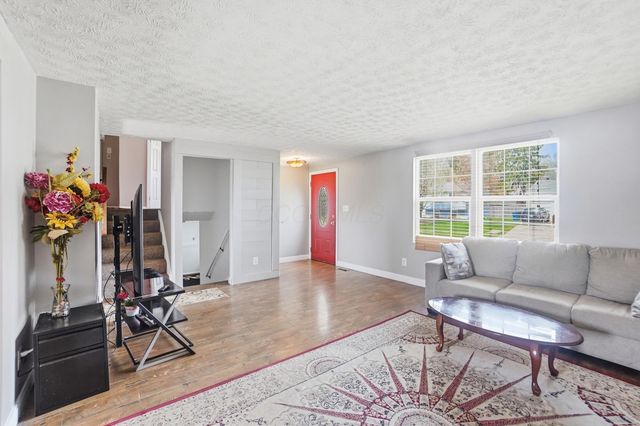 8055 Eliot Drive, Reynoldsburg, OH 43068