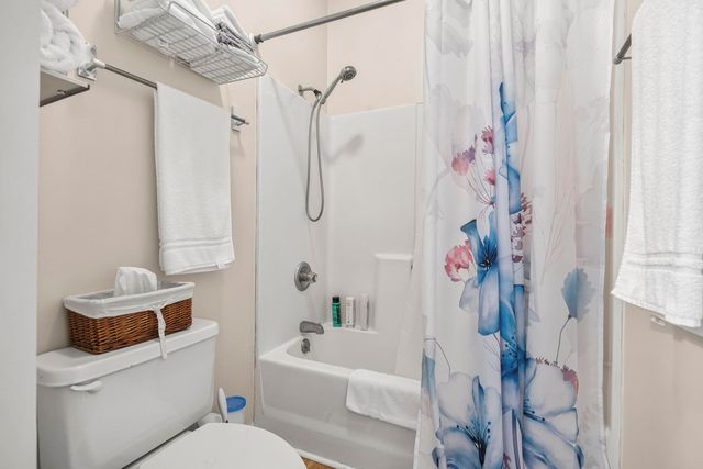 6210 Sweetwater Blvd, Murrells Inlet, SC 29576