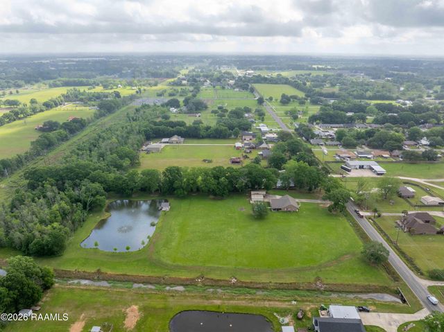 1330 W Gloria Switch Road, Carencro, LA 70520