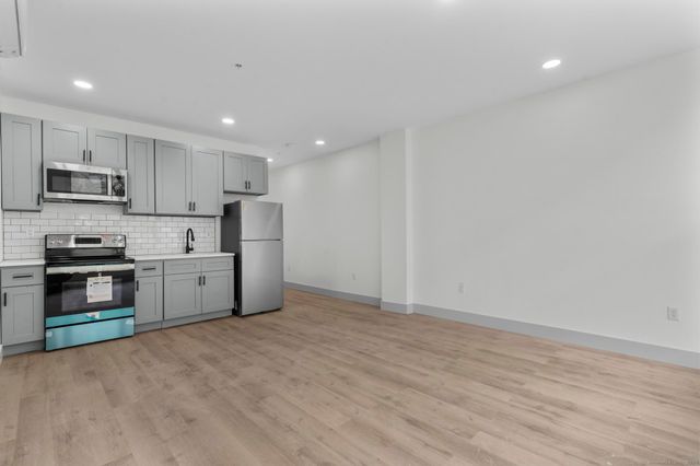 111 Bank Street 2B, Waterbury, CT 06702