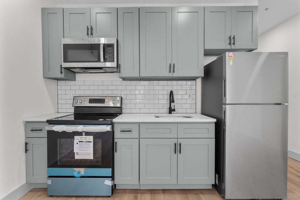 111 Bank Street 2B, Waterbury, CT 06702