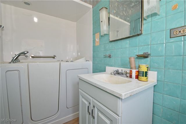 4350 East Boulevard, Garfield Heights, OH 44105