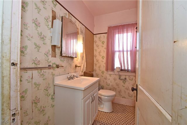 4350 East Boulevard, Garfield Heights, OH 44105